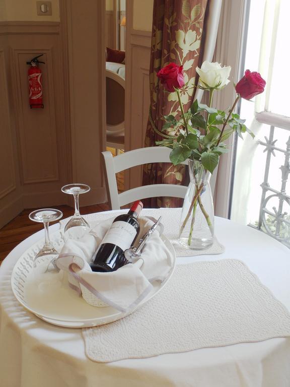 Chambre d hôte : Louvre Elegant Apt Suite Paris Exterior foto